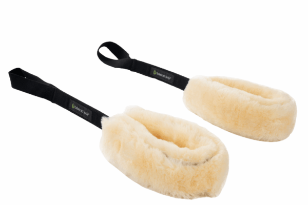 Fuzzies Pilates accessory with lambswool and secure Velcro.