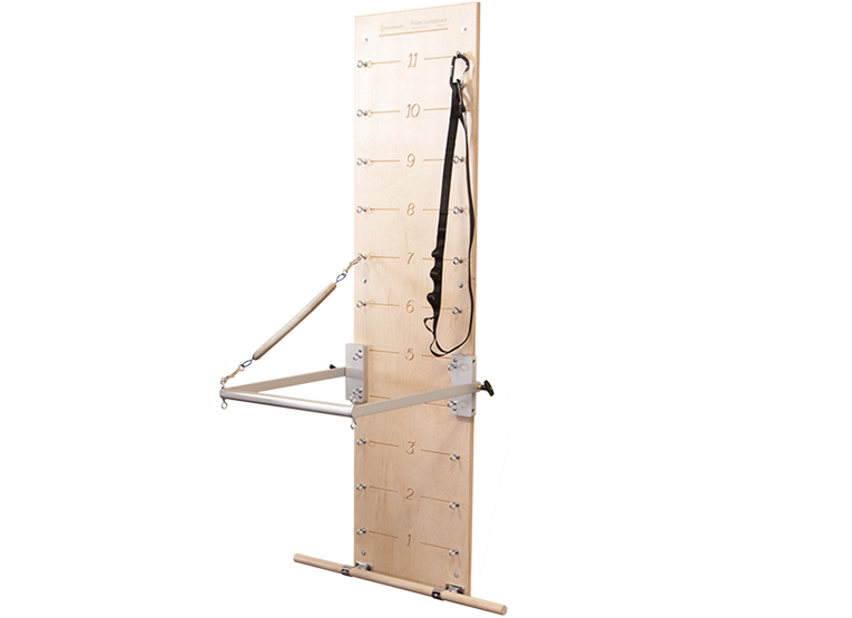 Pilates Springboard with maple laminate, 22 spring points, and accessories.